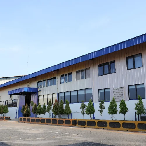 TAMPAK SAMPING AREA PABRIK SUMBER USAHA RADIATOR